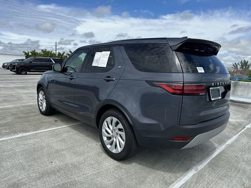 Used 2025 Land Rover Discovery S image 33