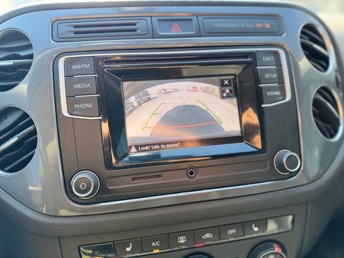 Used 2016 Volkswagen Tiguan S image 19