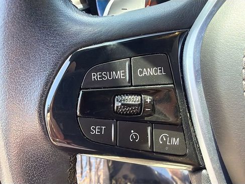 Used 2023 BMW 540i w/ Premium Package RWD image 38