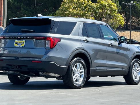 New 2026 Ford Explorer Active RWD image 4