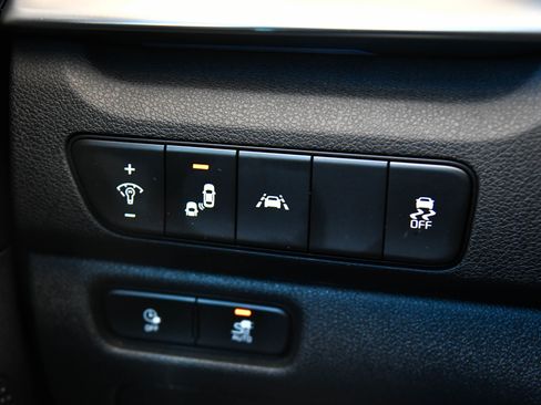 Used 2022 Kia Niro EX Premium FWD image 32