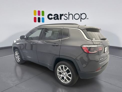 Used 2024 Jeep Compass Latitude AWD/4WD image 3