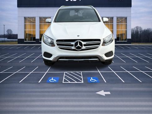 Used 2019 Mercedes-Benz GLC 300 4MATIC image 1