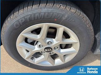 Used 2025 Kia Soul LX w/ LX Technology Package FWD video 1