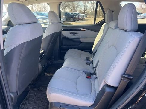 Used 2023 Honda Pilot LX image 16