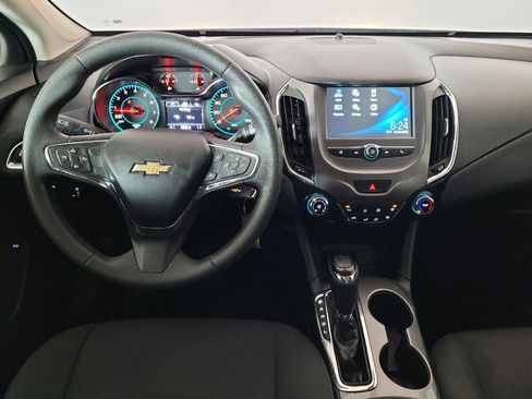 Used 2018 Chevrolet Cruze LT FWD image 22