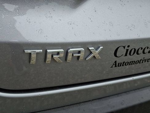 Used 2025 Chevrolet Trax LT FWD image 29