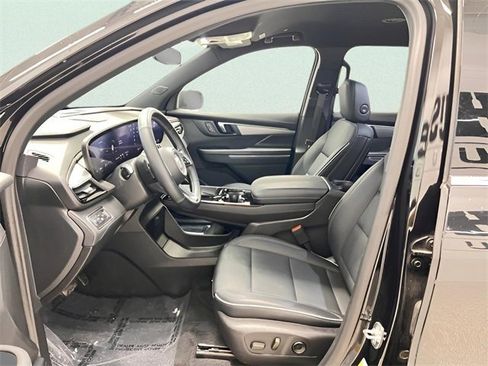 Certified 2025 Buick Enclave Preferred image 22