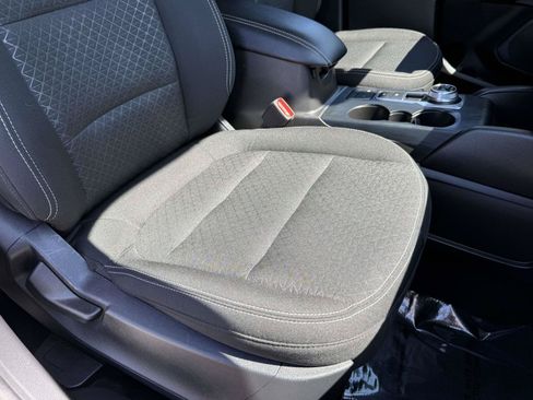 Used 2025 Ford Escape Active AWD/4WD image 27