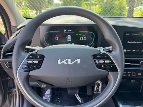 Used 2026 Kia Niro LX FWD image 25