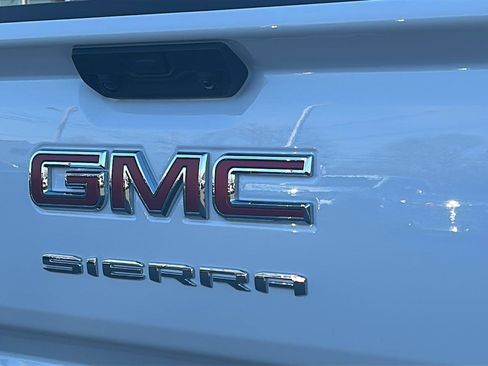 New 2026 GMC Sierra 1500 Elevation image 8