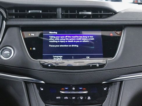 New 2025 Cadillac XT5 Luxury image 13