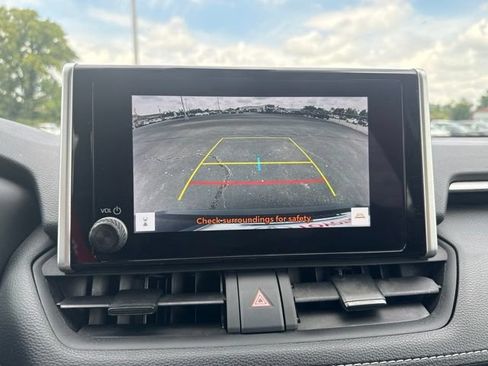 Used 2024 Toyota RAV4 XLE FWD image 33