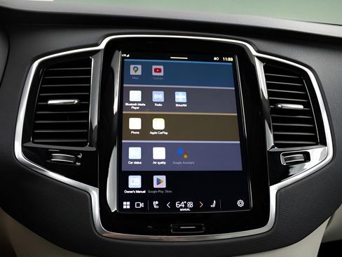 Certified 2025 Volvo XC90 T8 Plus w/ Protection Package Premier image 30