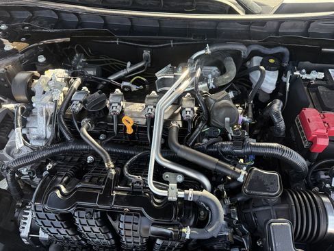 Used 2025 Nissan Altima 2.5 SV image 32