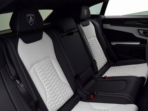 Used 2021 Lamborghini Urus image 35