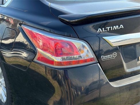 Used 2014 Nissan Altima 2.5 S w/ Sport Value Package image 7