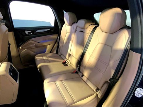 Certified 2023 Porsche Cayenne image 24