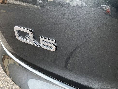 Used 2023 Audi Q5 2.0T Premium w/ Convenience Package AWD/4WD image 24