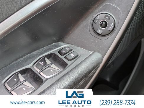 Used 2013 Hyundai Santa Fe Sport 2.0T w/ Technology Pkg FWD image 18