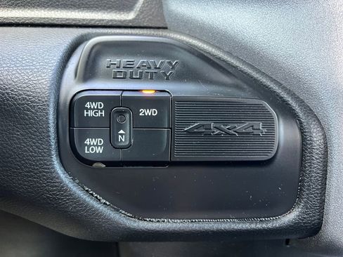 Used 2022 RAM 2500 Tradesman w/ Chrome Appearance Group image 17