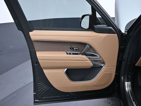 Used 2025 Land Rover Range Rover Long Wheelbase SE AWD/4WD image 27