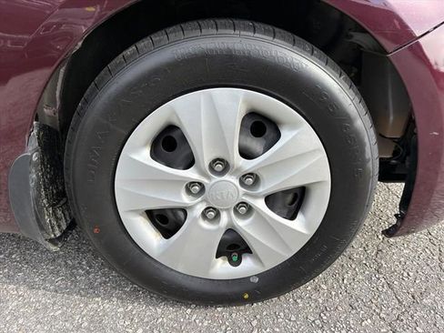 Used 2018 Kia Forte LX image 24