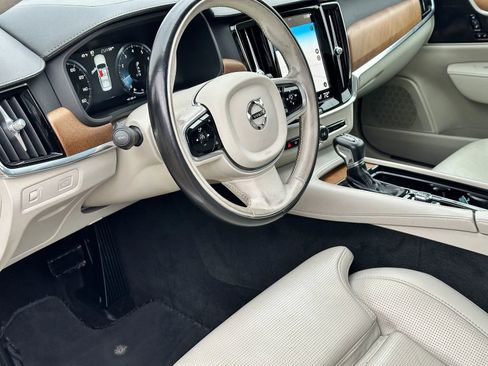 Used 2020 Volvo S90 T6 Inscription image 10
