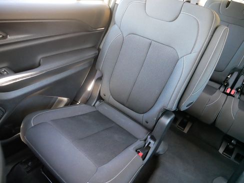 Used 2023 Jeep Grand Cherokee L Laredo w/ Luxury Tech Group I image 12