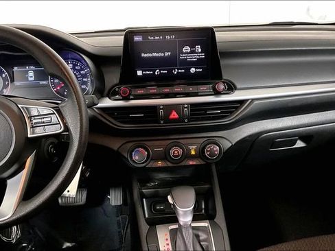 Used 2022 Kia Forte LXS image 6