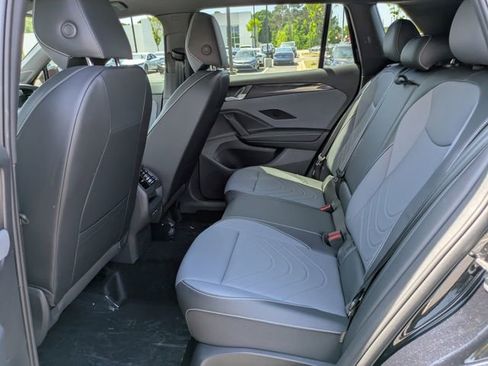 New 2026 Volkswagen Tiguan SE FWD image 16