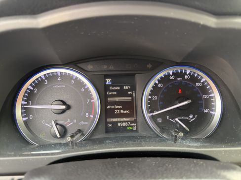 Certified 2018 Toyota Highlander XLE AWD/4WD image 17