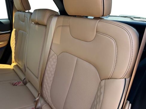 Used 2023 Jeep Grand Cherokee Summit AWD/4WD image 13