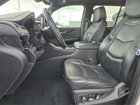 Used 2018 Cadillac Escalade ESV Platinum image 3