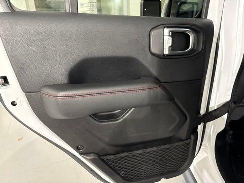 Used 2018 Jeep Wrangler Unlimited Rubicon AWD/4WD image 15