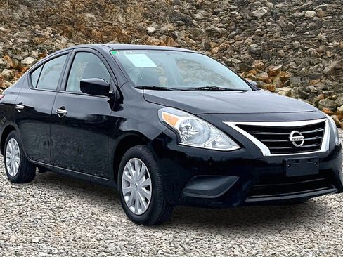 Used 2019 Nissan Versa SV image 10