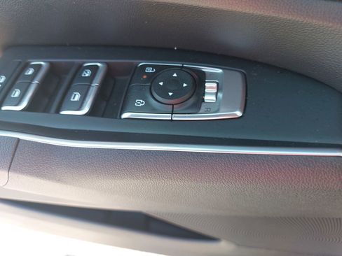 Used 2024 Kia Sorento S image 30