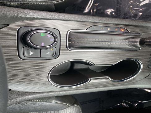 Used 2019 GMC Acadia SLT image 14