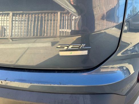 Used 2019 Ford Edge SEL image 9