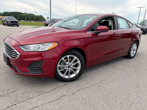 Used 2019 Ford Fusion SE FWD image 3