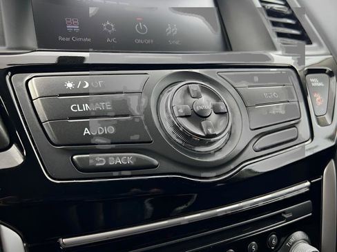 Used 2019 Nissan Pathfinder S image 52