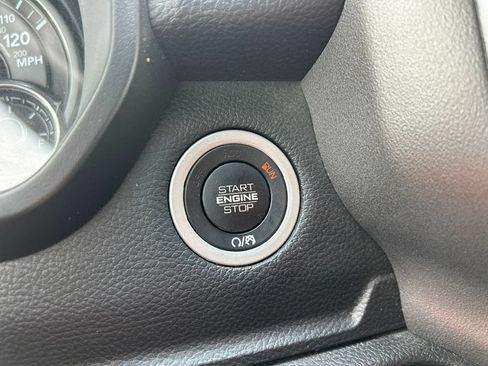 Used 2020 RAM 1500 Big Horn AWD/4WD image 35