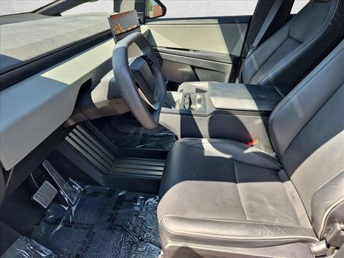 Used 2024 Tesla Cybertruck Cyberbeast AWD/4WD image 16