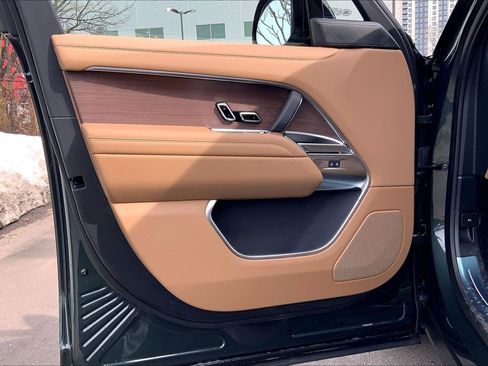 New 2026 Land Rover Range Rover SE image 10