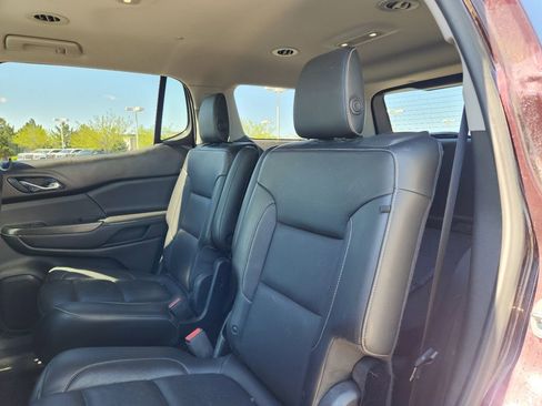 Used 2018 GMC Acadia SLT AWD/4WD image 4