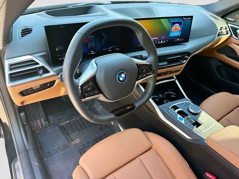 Used 2025 BMW i4 eDrive40 w/ M Sport Package image 9