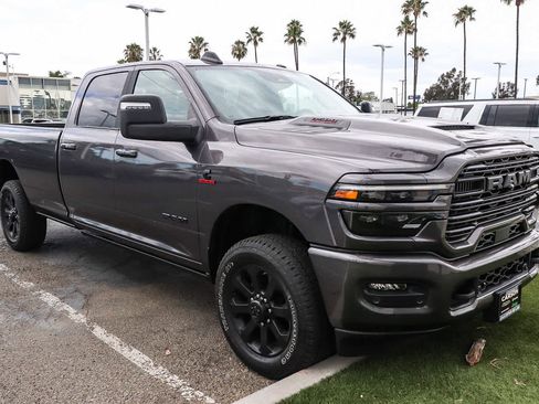 Used 2025 RAM 3500 Laramie AWD/4WD image 9
