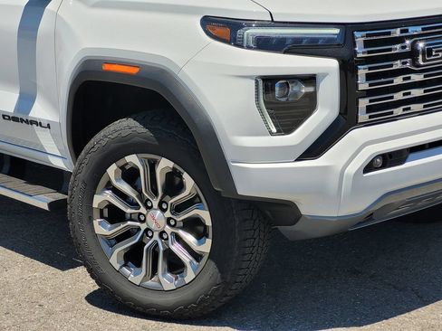 New 2026 GMC Canyon Denali w/ LPO, Black Badging Package AWD/4WD image 3