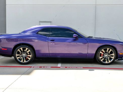 Used 2013 Dodge Challenger SRT8 w/ Harman Kardon Audio Group RWD image 5