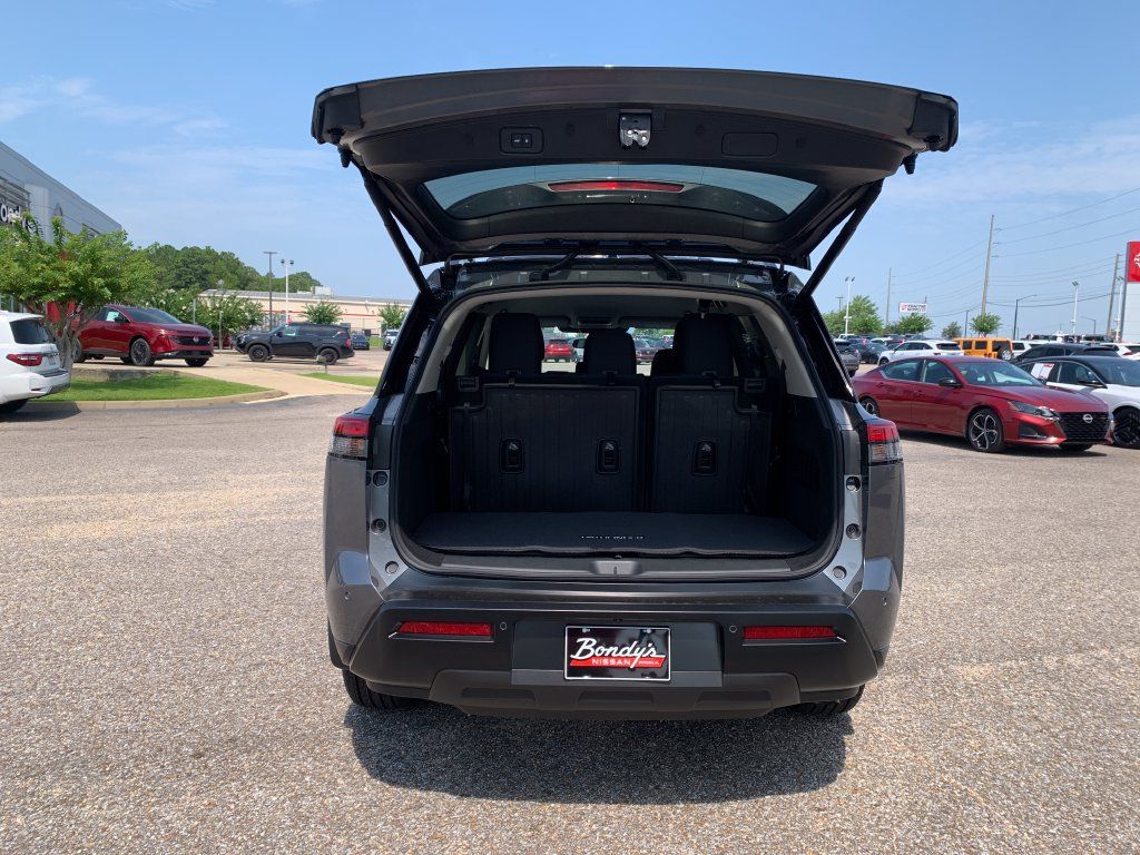 New 2026 Nissan Pathfinder SV w/ Cargo Package FWD image 5